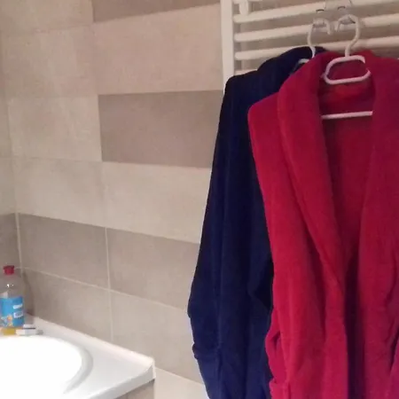 Апартаменти Apartament Chez Nous Брашов
